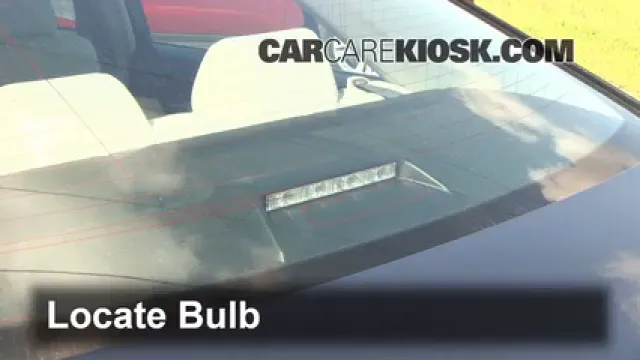 2012 Toyota Camry Hybrid XLE 2.5L 4 Cyl. Éclairage Feu de freinage central (remplacer l'ampoule)